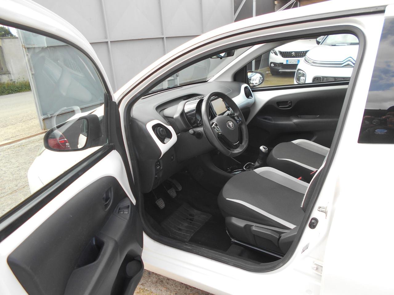 Toyota Aygo 1.0 VVT-i 69 CV 5 porte x-cite