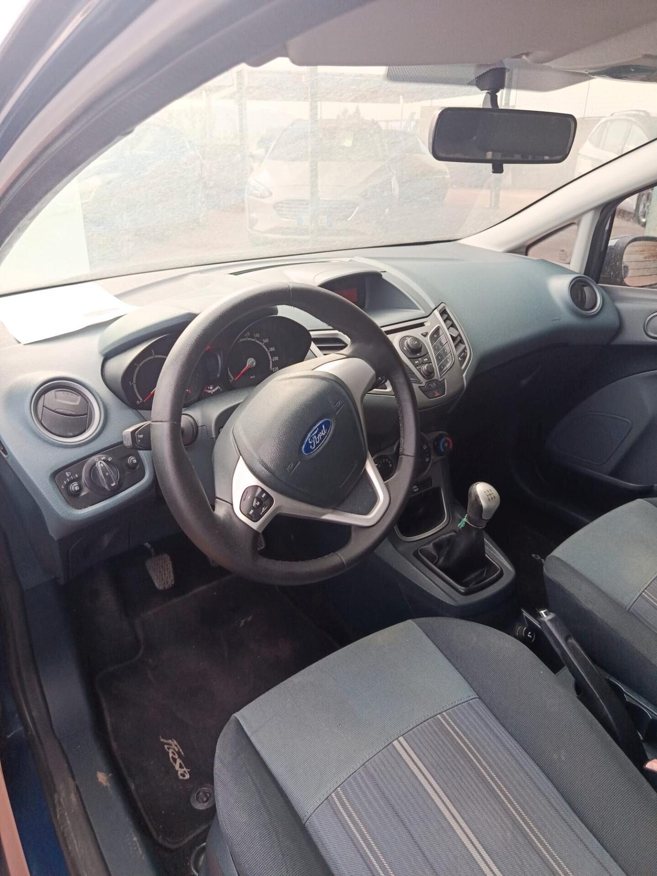 Ford Fiesta 1.6 TDCi 90CV 5 porte DPF Titanium