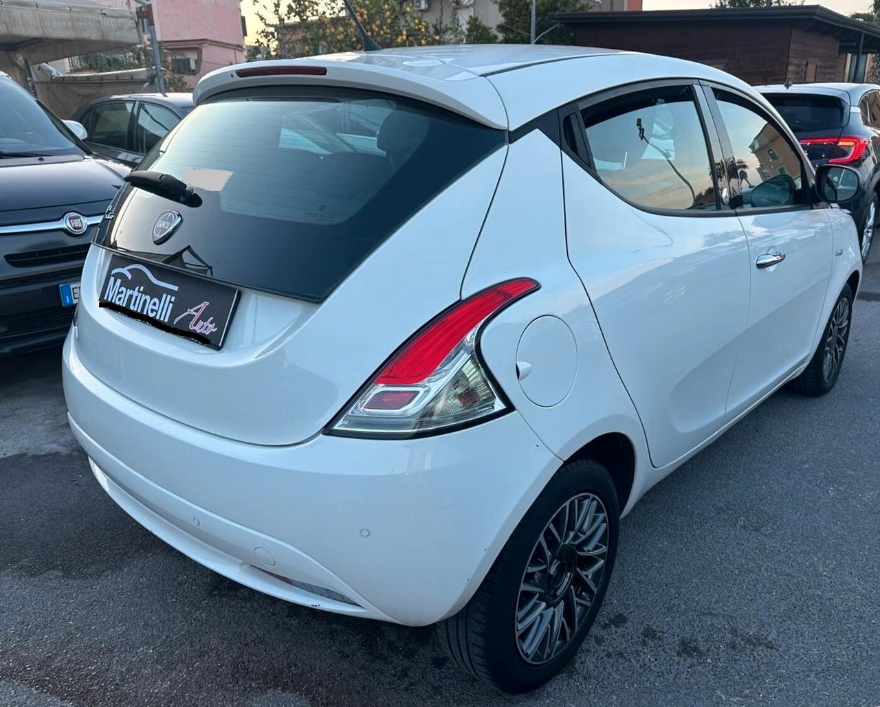 Lancia Ypsilon 1.2 69 CV 5 porte GPL Ecochic Gold