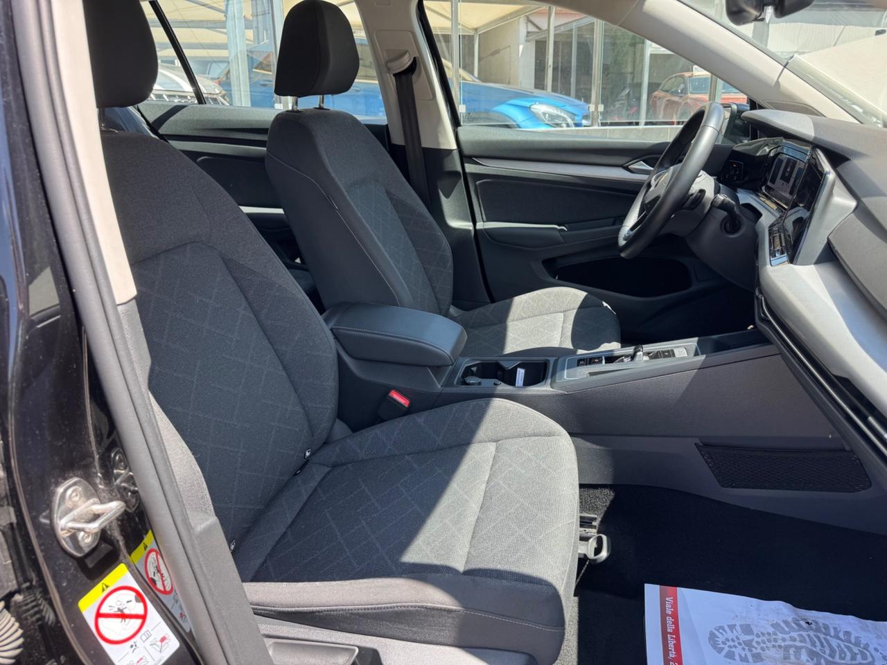 VOLKSWAGEN GOLF 8 2.0 TDI 115 CV DSG FULL NEO PATENTATI