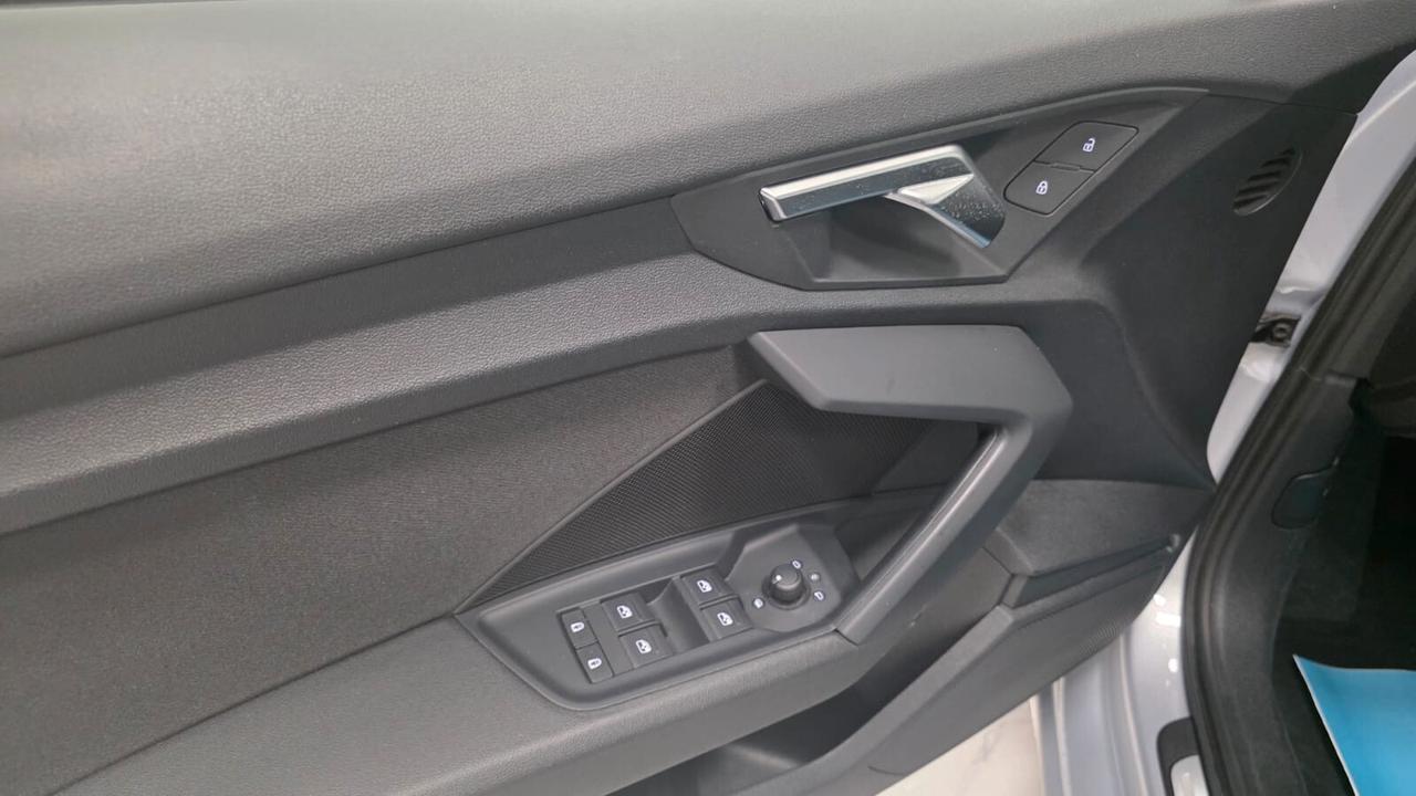 Audi A3 SPB 30 TDI Business Advanced