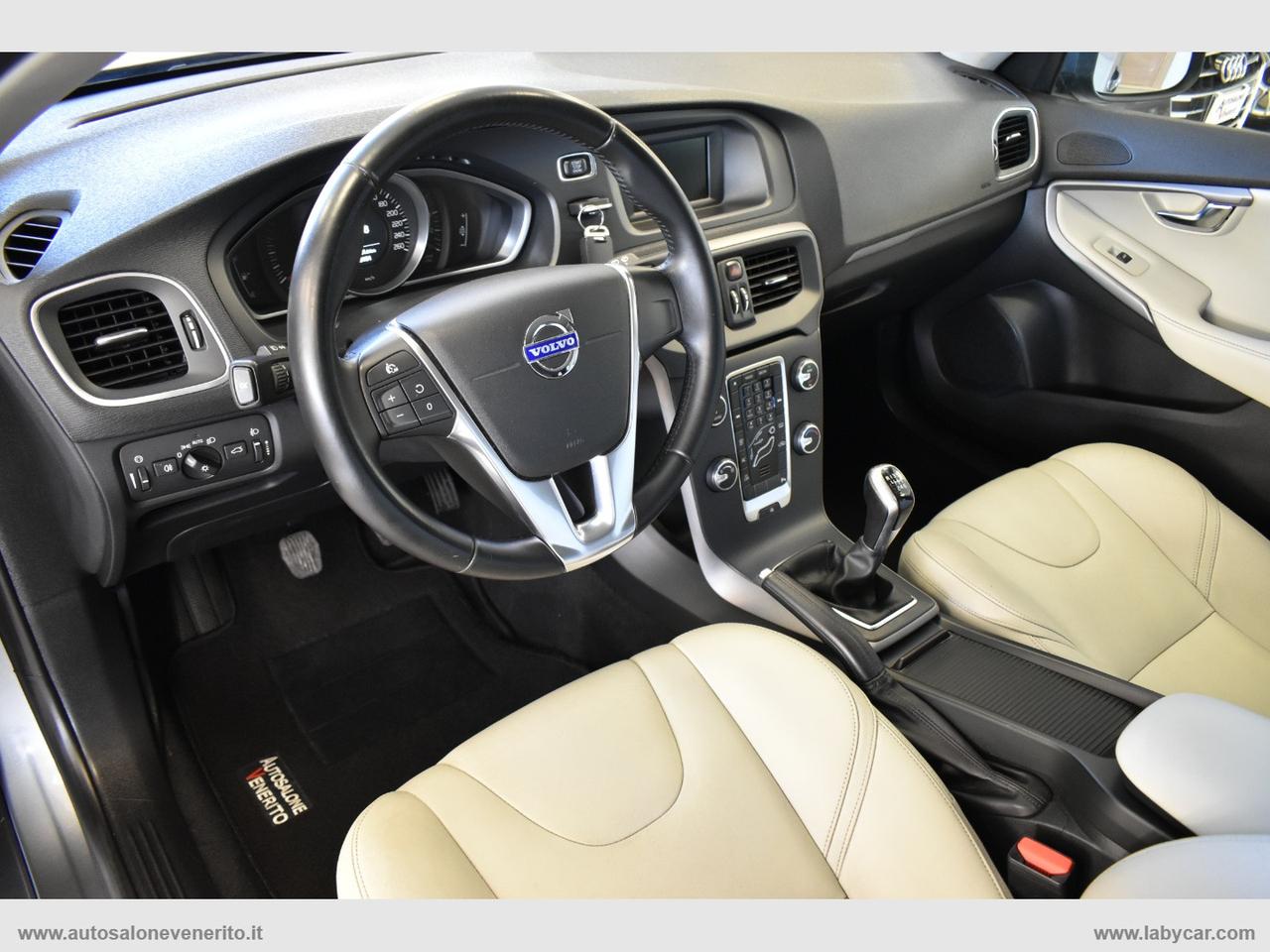VOLVO V40 D2 1.6 Summum