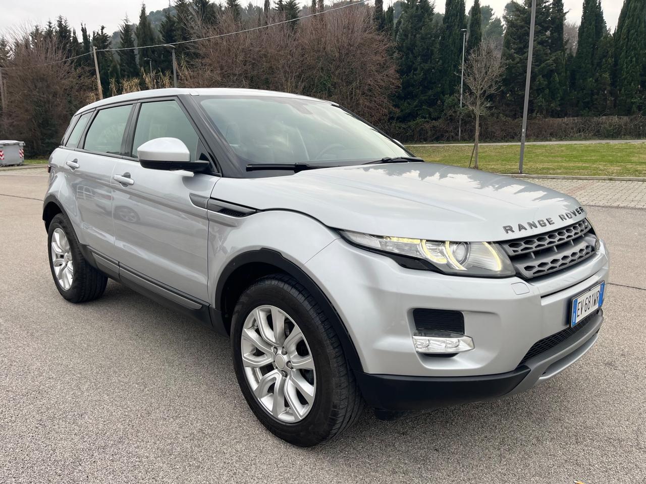 Land Rover Range Evoque 2.2 TD4 5p. Pure