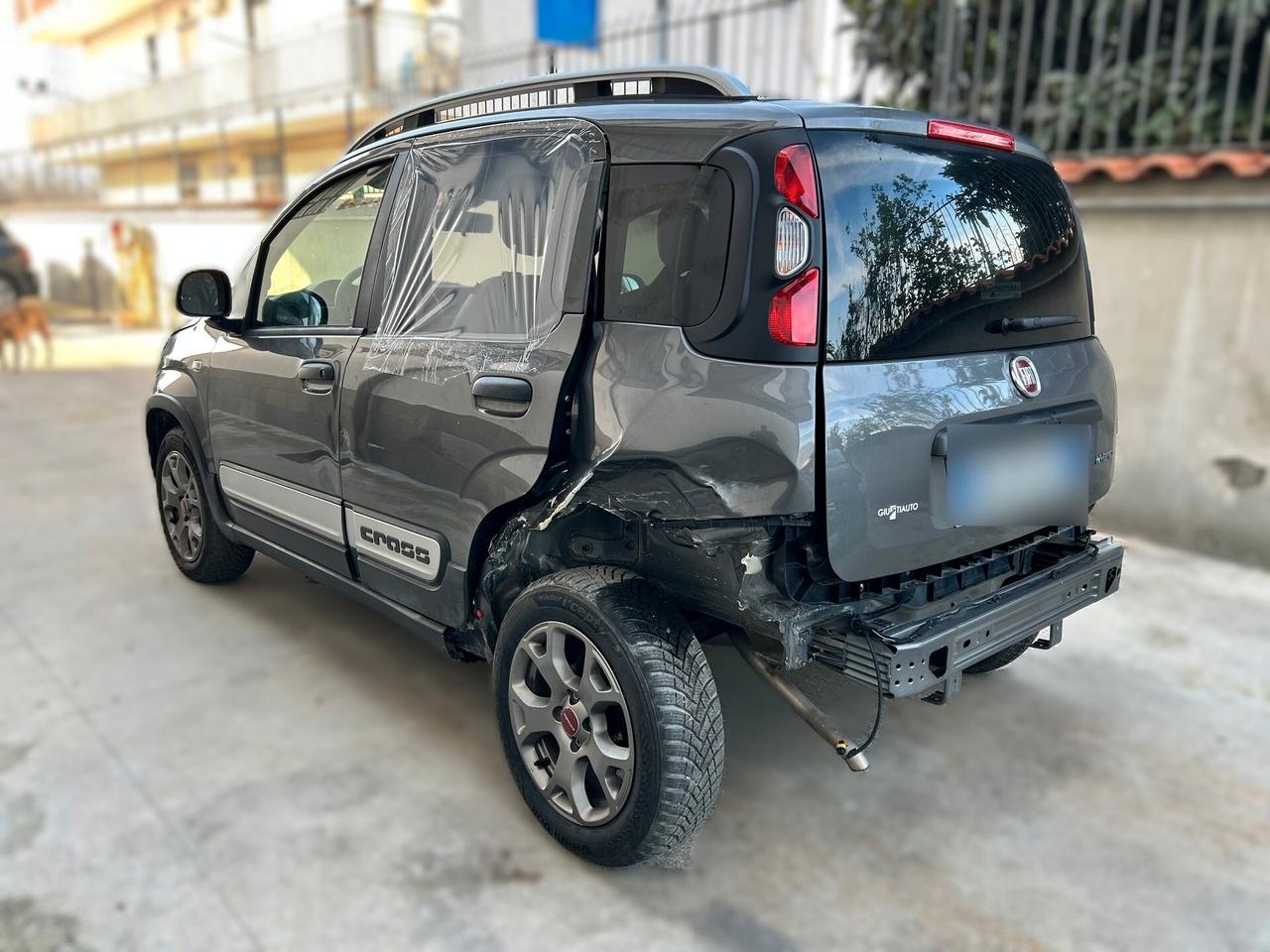 FIAT PANDA 1.0 HYBRID CROSS - 2022