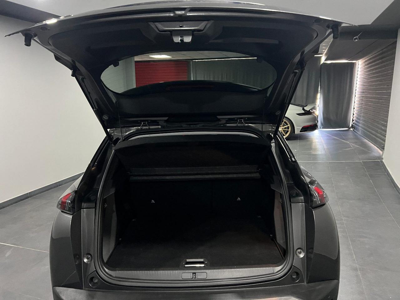 Peugeot 2008 BlueHDi 130 S&S EAT8 Allure