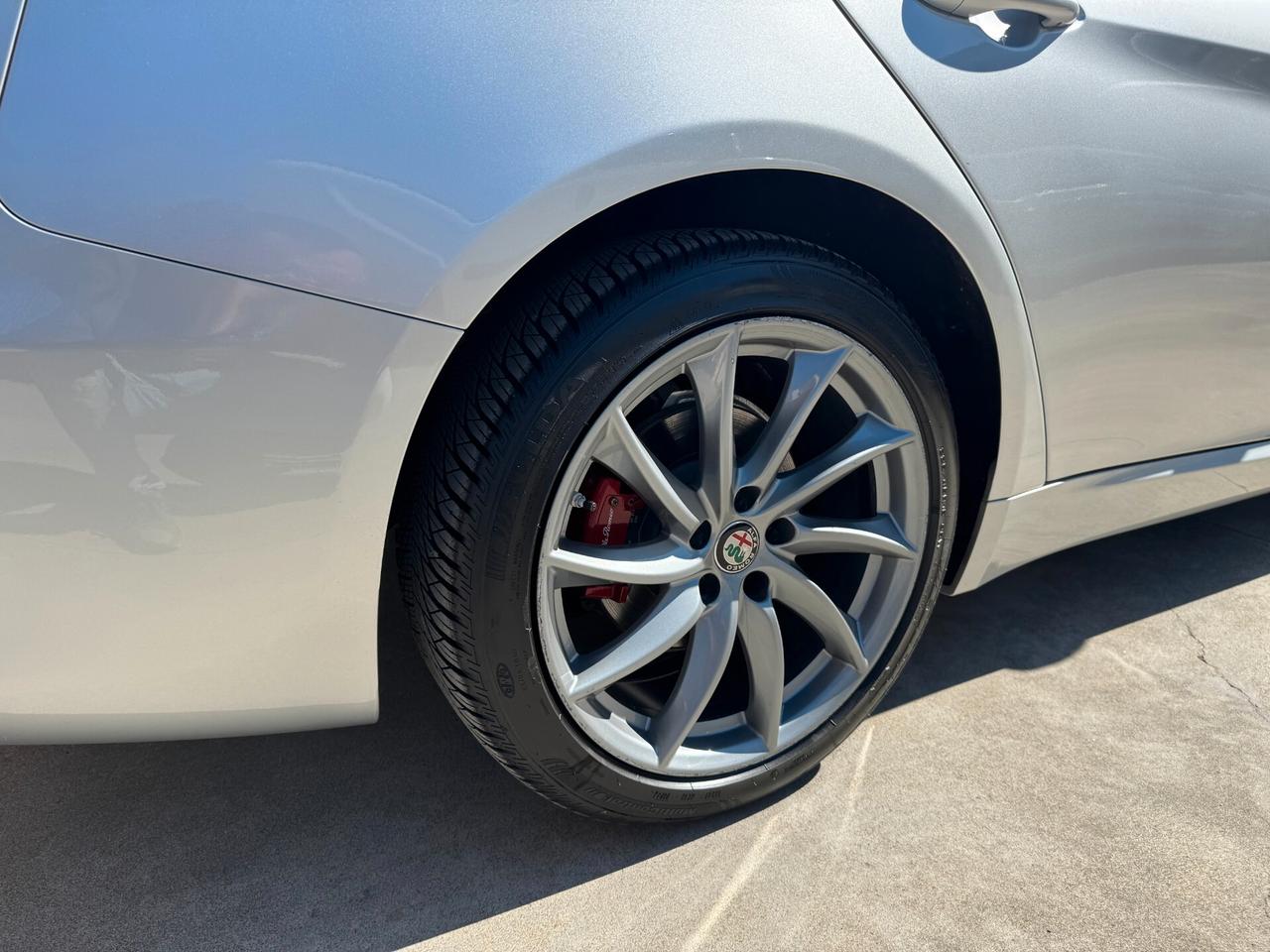 Alfa Romeo Giulia 2.2 Turbodiesel 160 CV AT8 Rosso Edizione