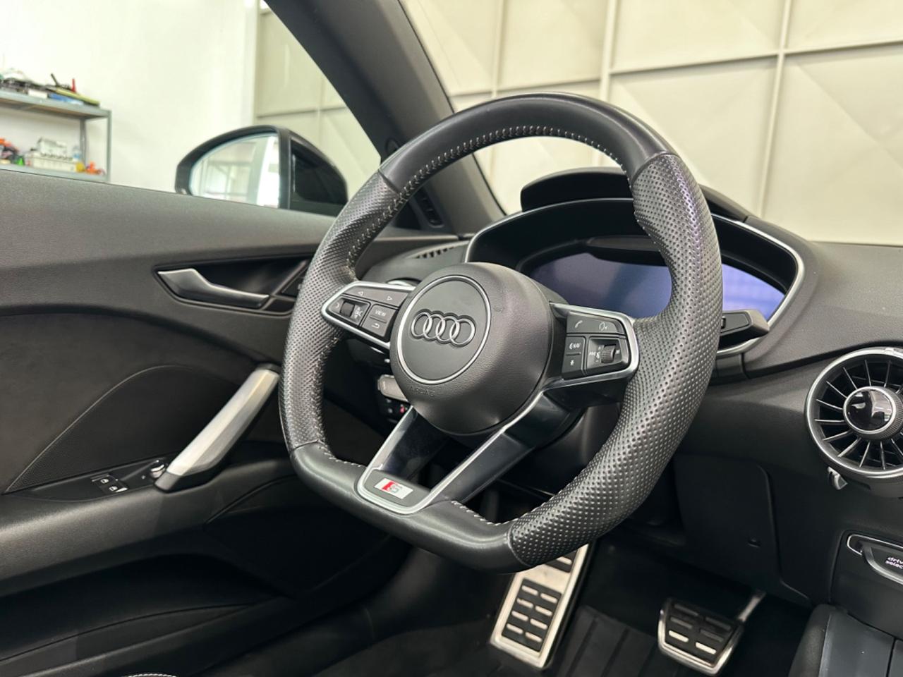 AUDI TT ROADSTER S-LINE COMPETITION