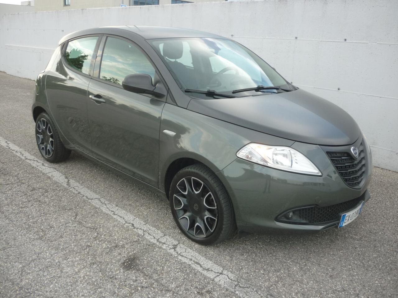 Lancia Ypsilon 1.2 69 CV 5 porte S Momodesign Km 80.000