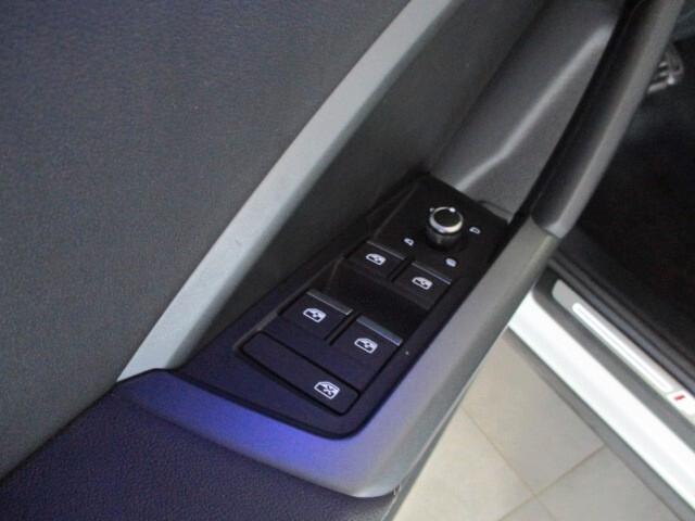 Audi Q3 SUV (35) Blackline 2.0 TDI 150CV S-Tronic