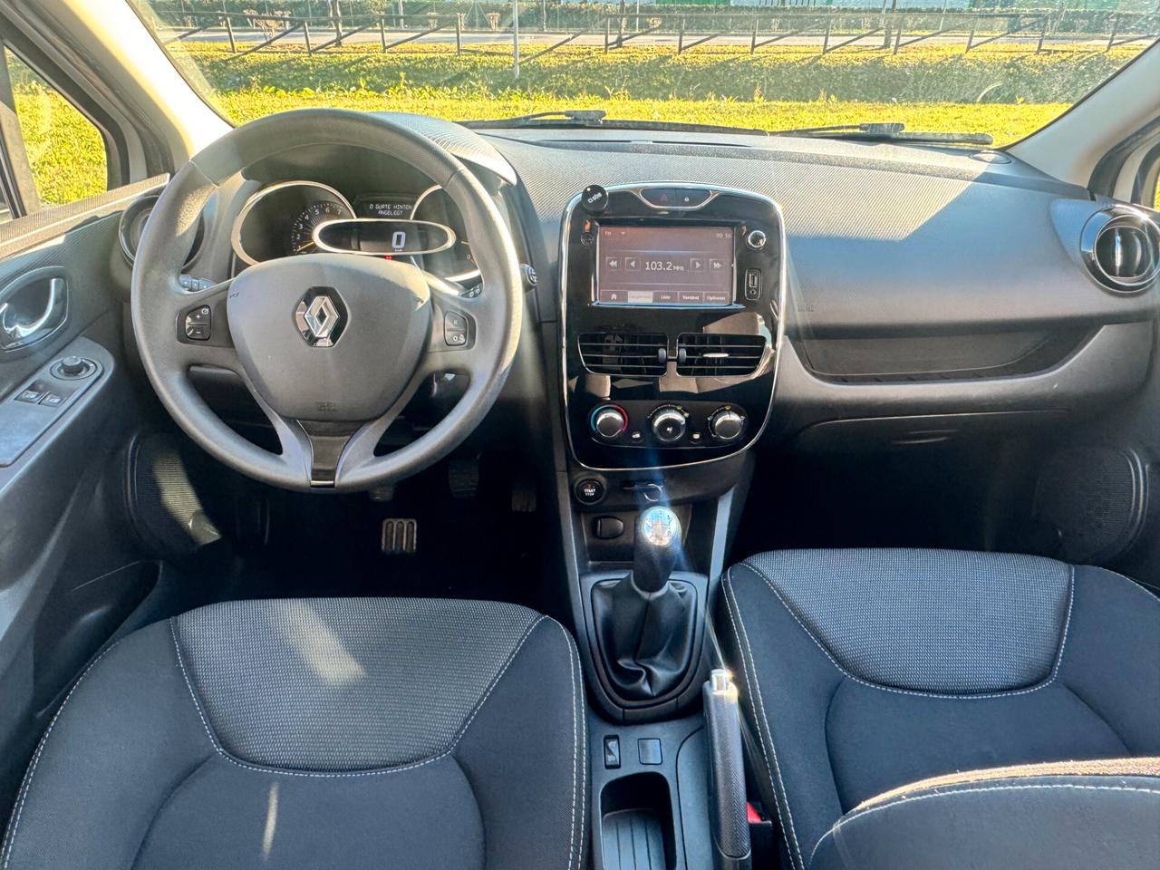 Renault Clio 1.2 75CV 5 porte NEOPATENTATI