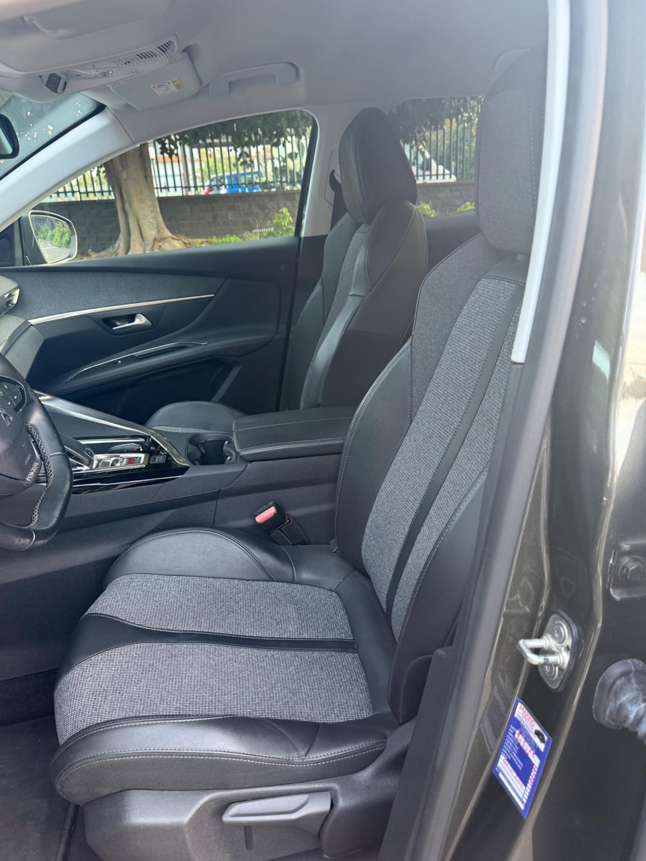 Peugeot 3008 BlueHDi 130 S&S EAT8 Allure