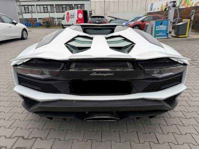 LAMBORGHINI Aventador S 6.5 Roadster