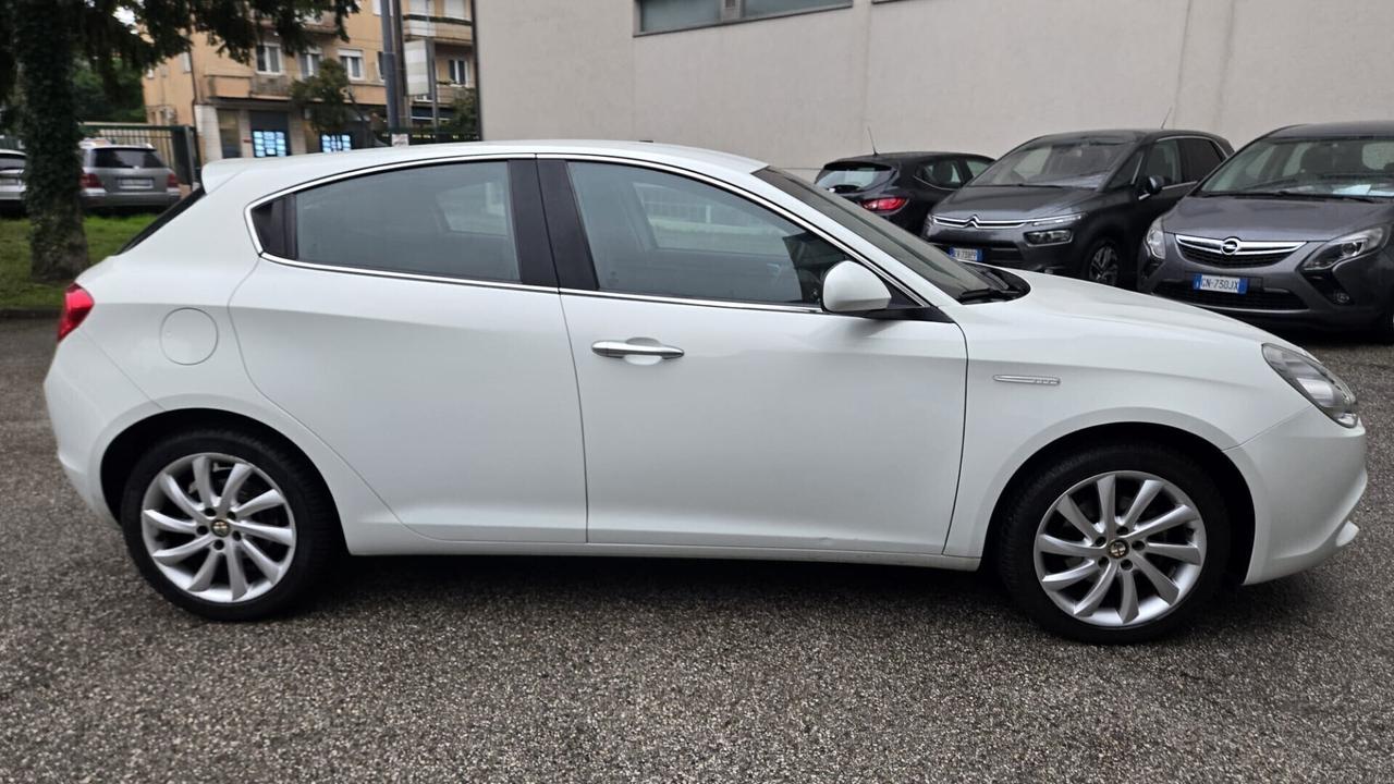 Alfa Romeo Giulietta 1.6 JTDm-2 105 CV Exclusive