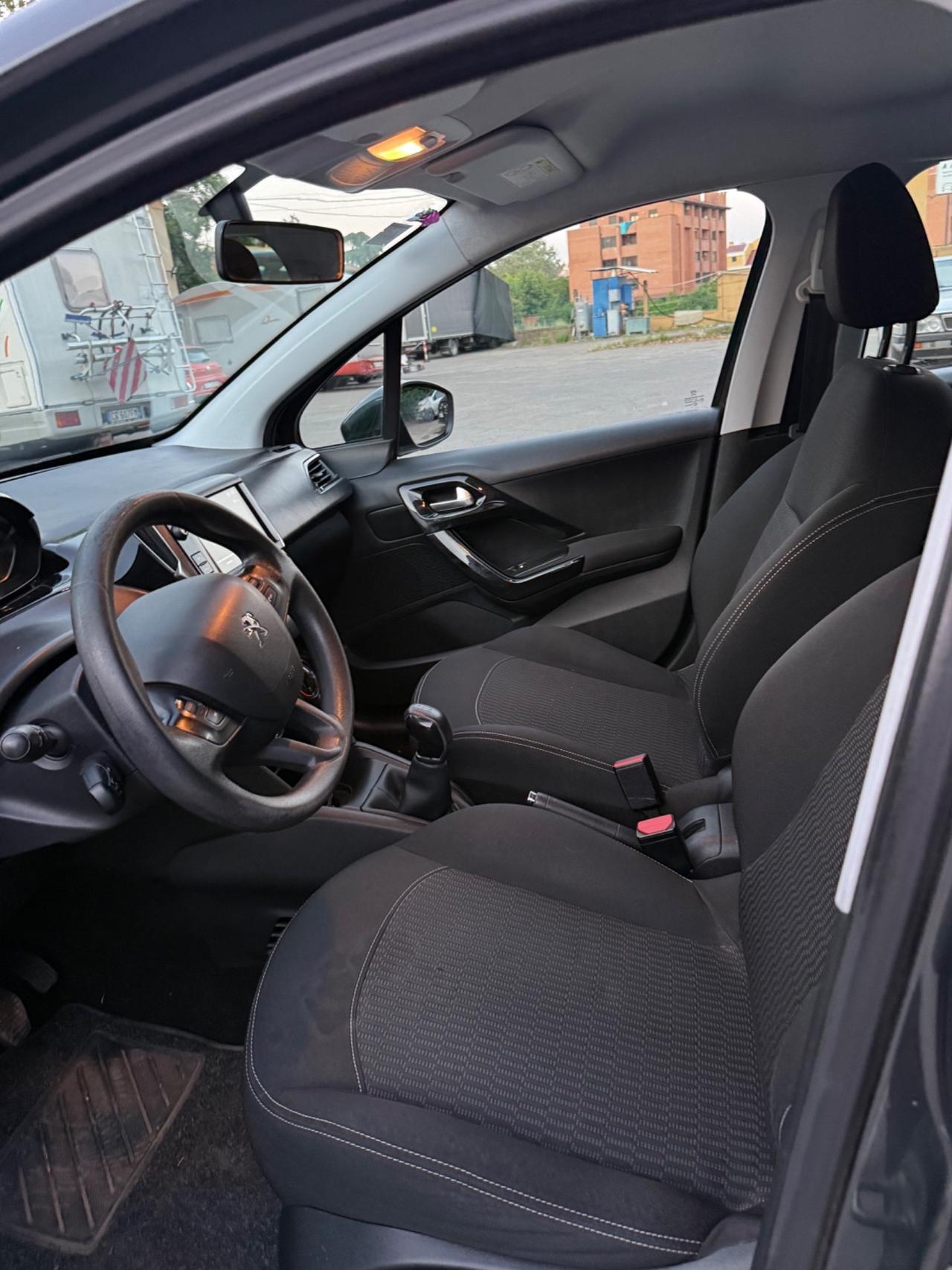 Peugeot 208 PureTech 82 5 porte Allure