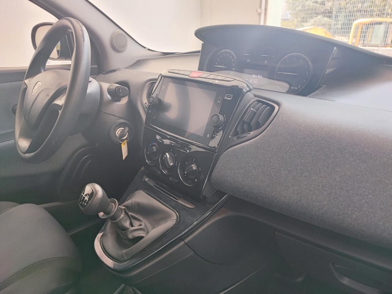 Lancia Ypsilon 1.0 FireFly 5 porte S&S Hybrid UnYca