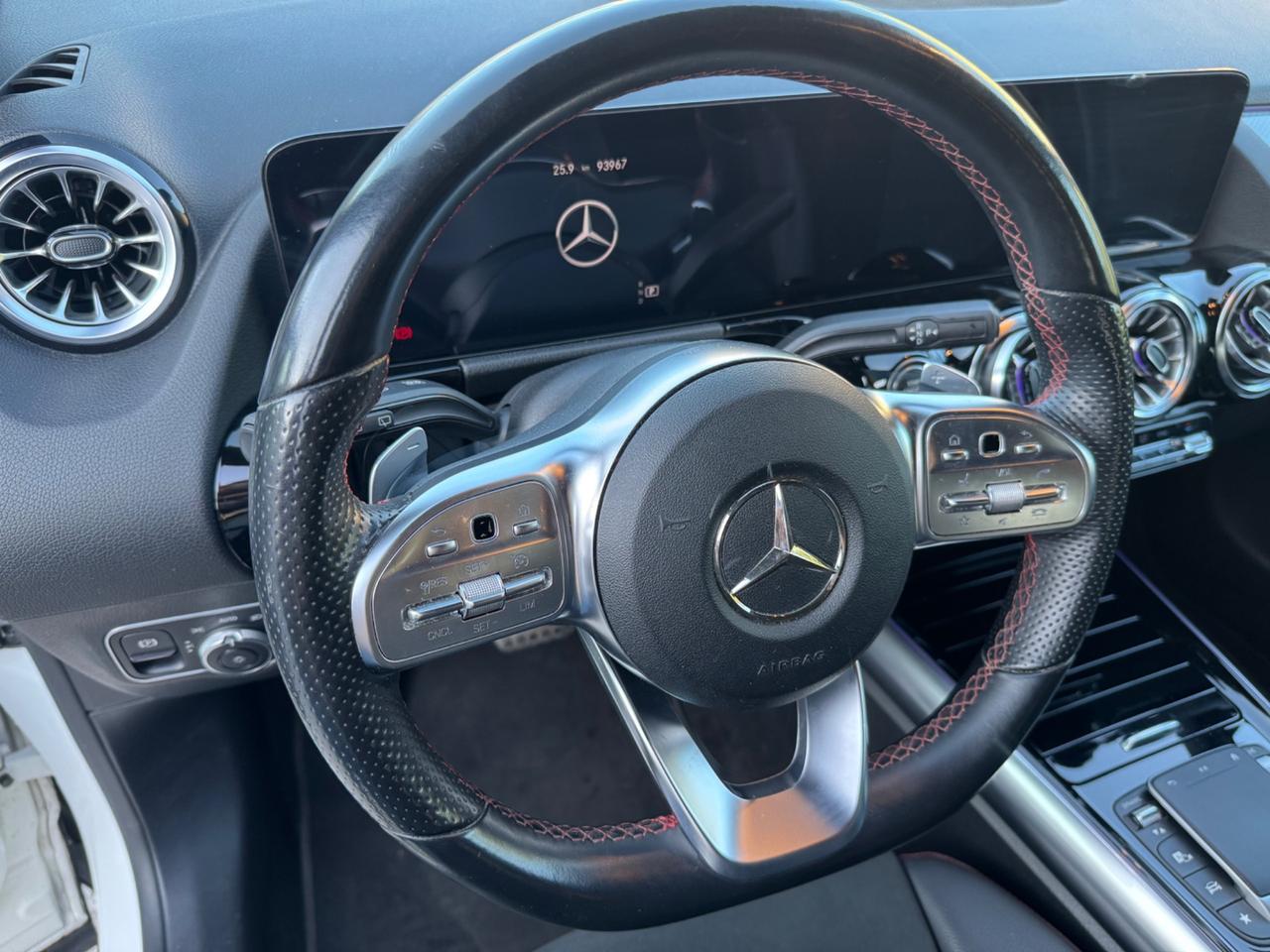 Mercedes-benz GLA 200 180 d Premium AMG