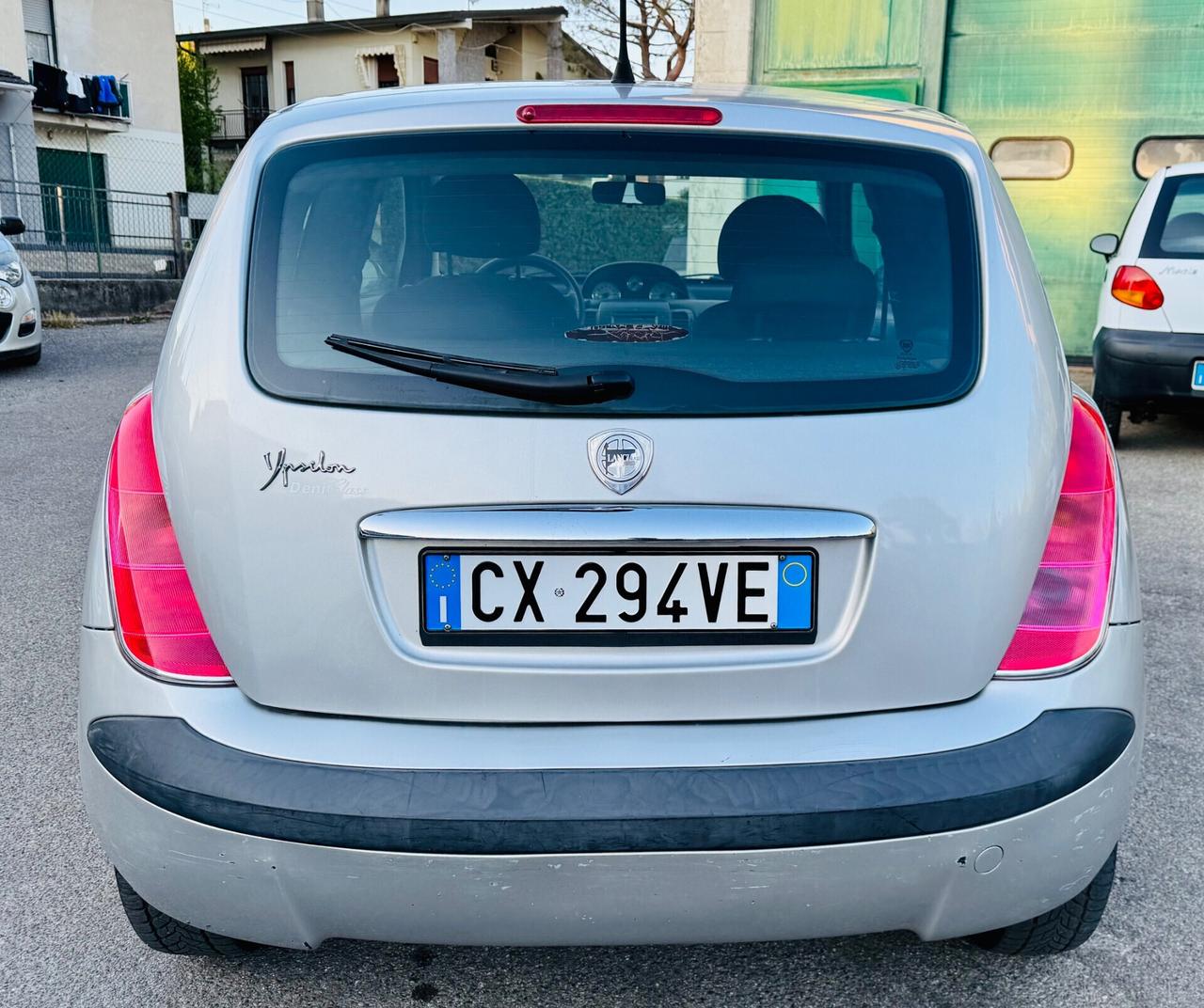Lancia Ypsilon 1.2 16V Oro