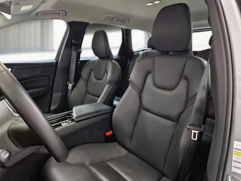 VOLVO XC60 B4 D AUTOMATICO PLUS DARK SUV