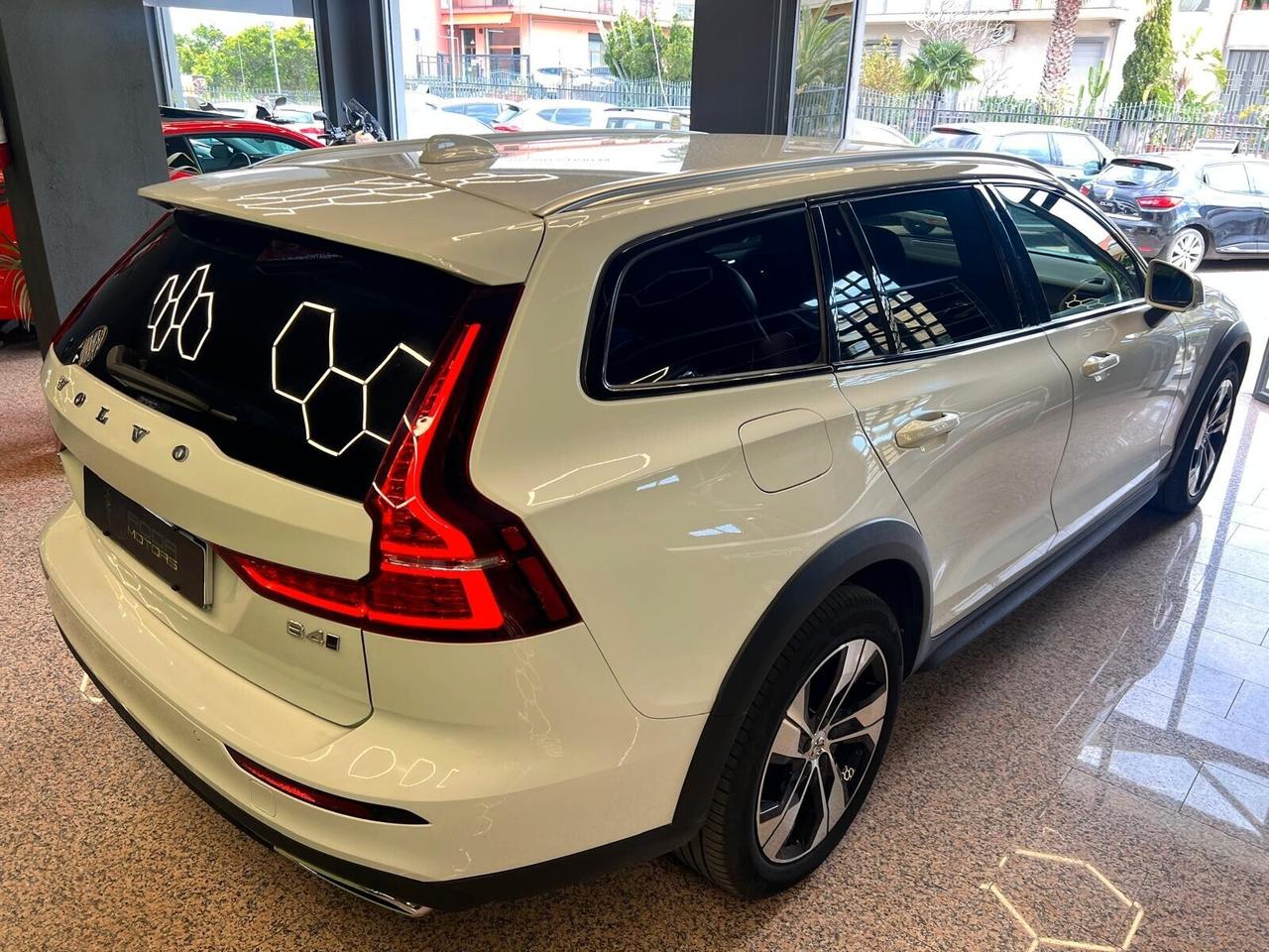Volvo V60 Cross Country V60 Cross Country B4 (d) AWD Geartronic Business Pro Line