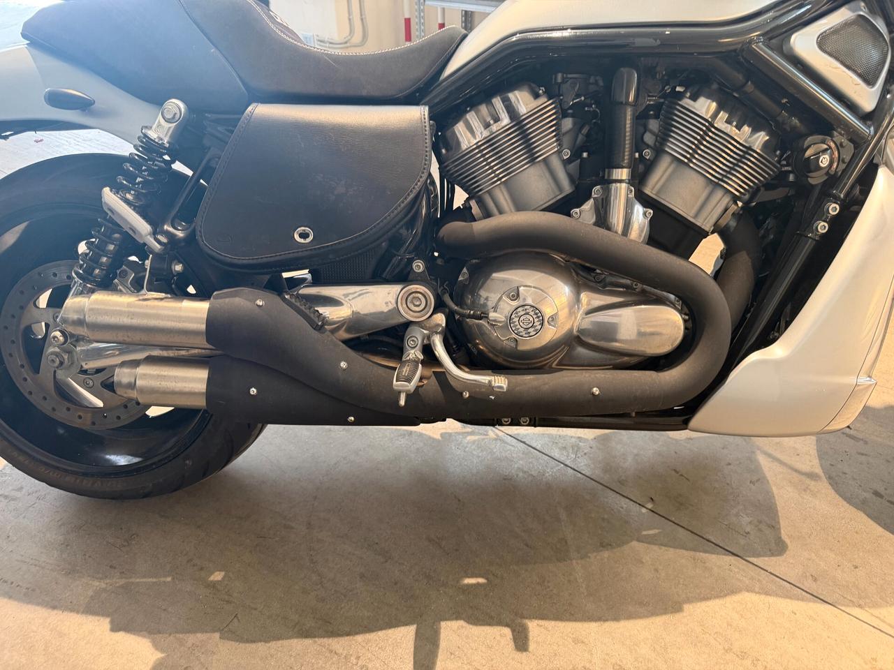 Harley-davidson 1130 V-ROD - VRSCR