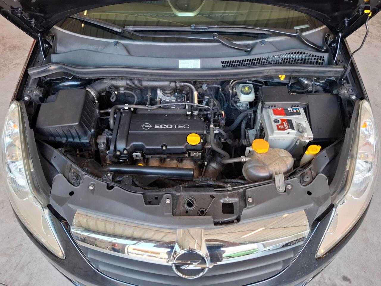Opel Corsa 1.2 3 porte Sport