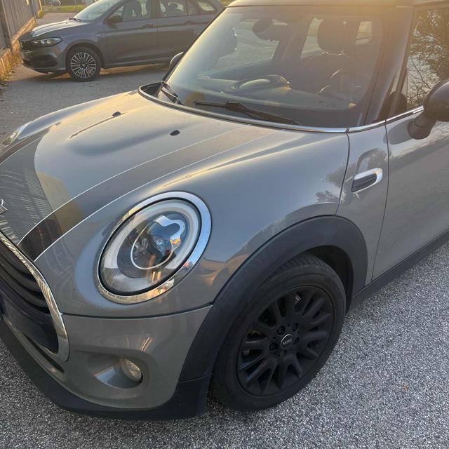 MINI Cooper D 1.5 Cooper D Business 5 porte