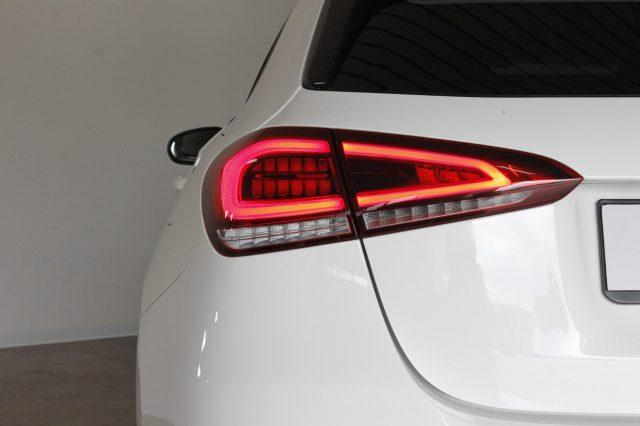 MERCEDES-BENZ A 180 dAutomatic AMGLine Premium Night Edition Uniprop.
