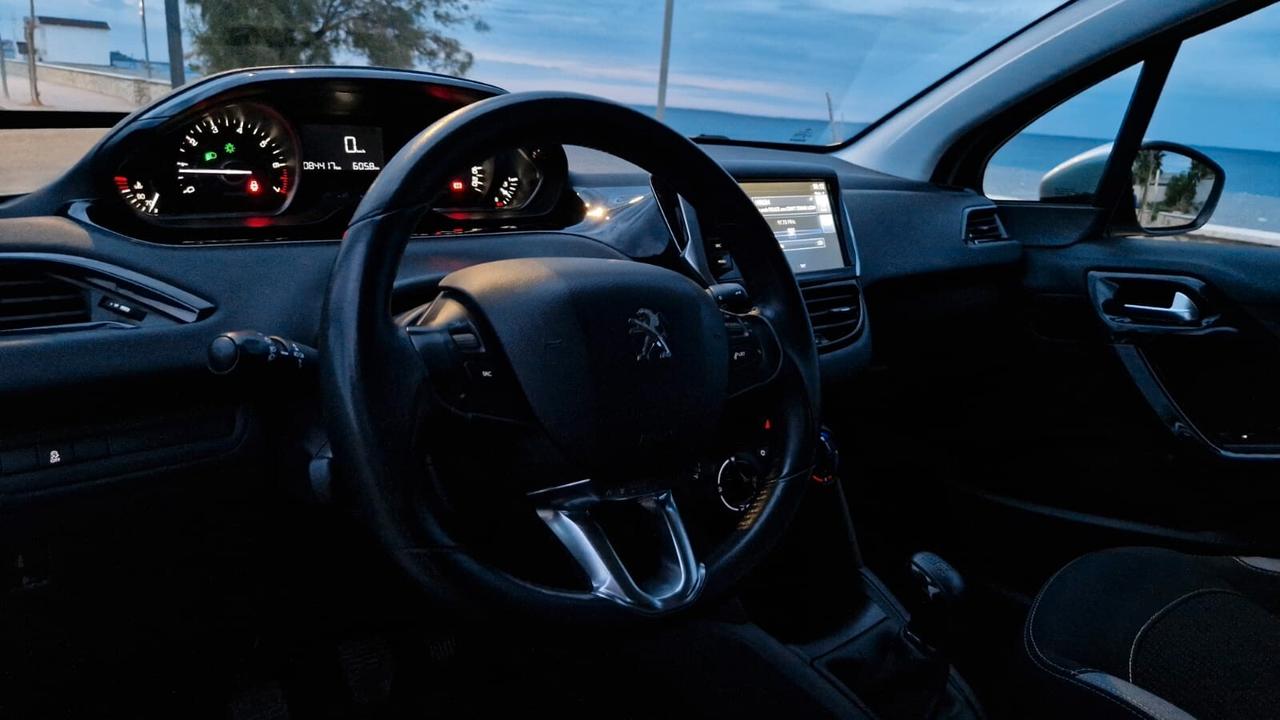 Peugeot 208 PureTech 82 5 porte Allure