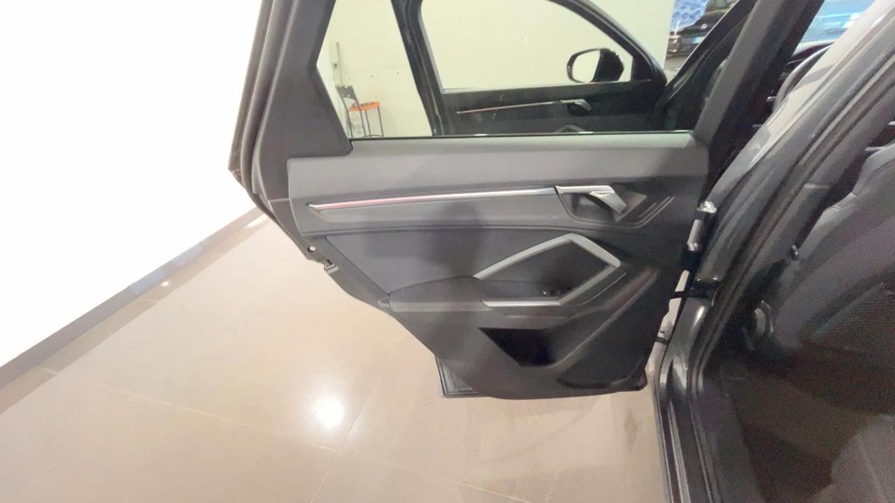 Audi Q3 SPB 35 TDI S tronic Identity Black