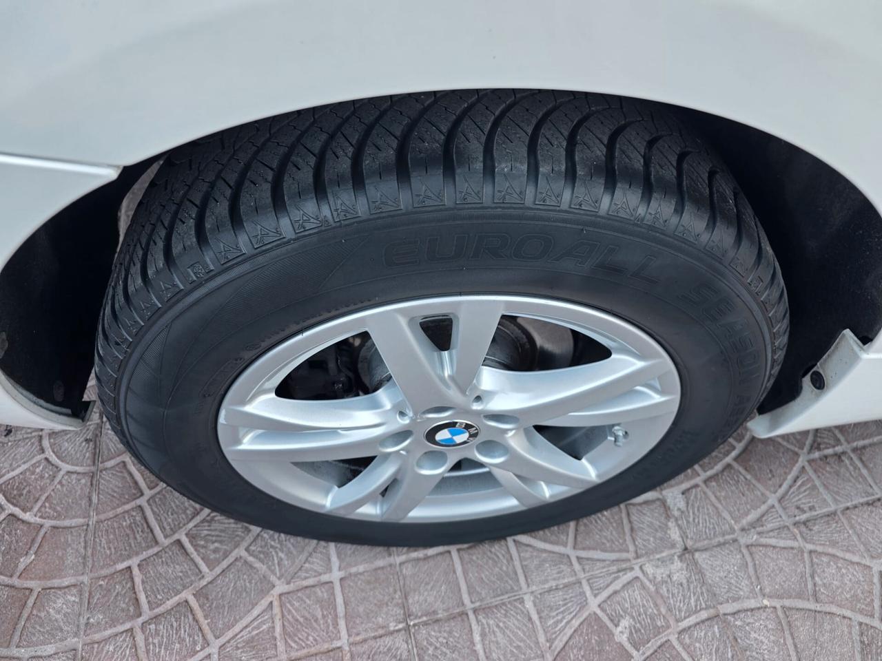 Bmw 2er Active Tourer 214d Luxury
