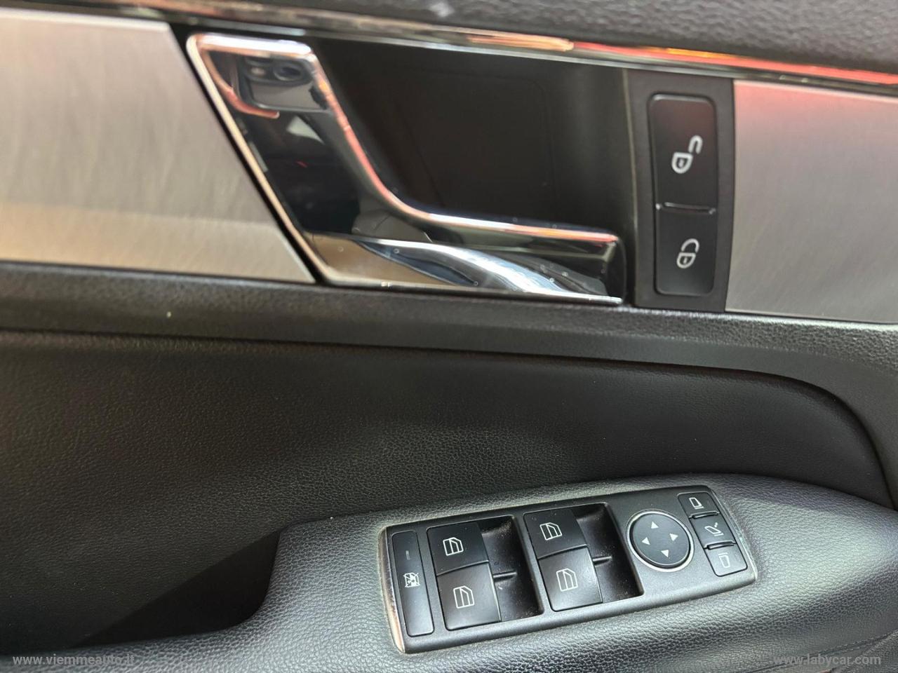 MERCEDES-BENZ E 220 CDI Coupé BlueEFFICIENCY Avantg.