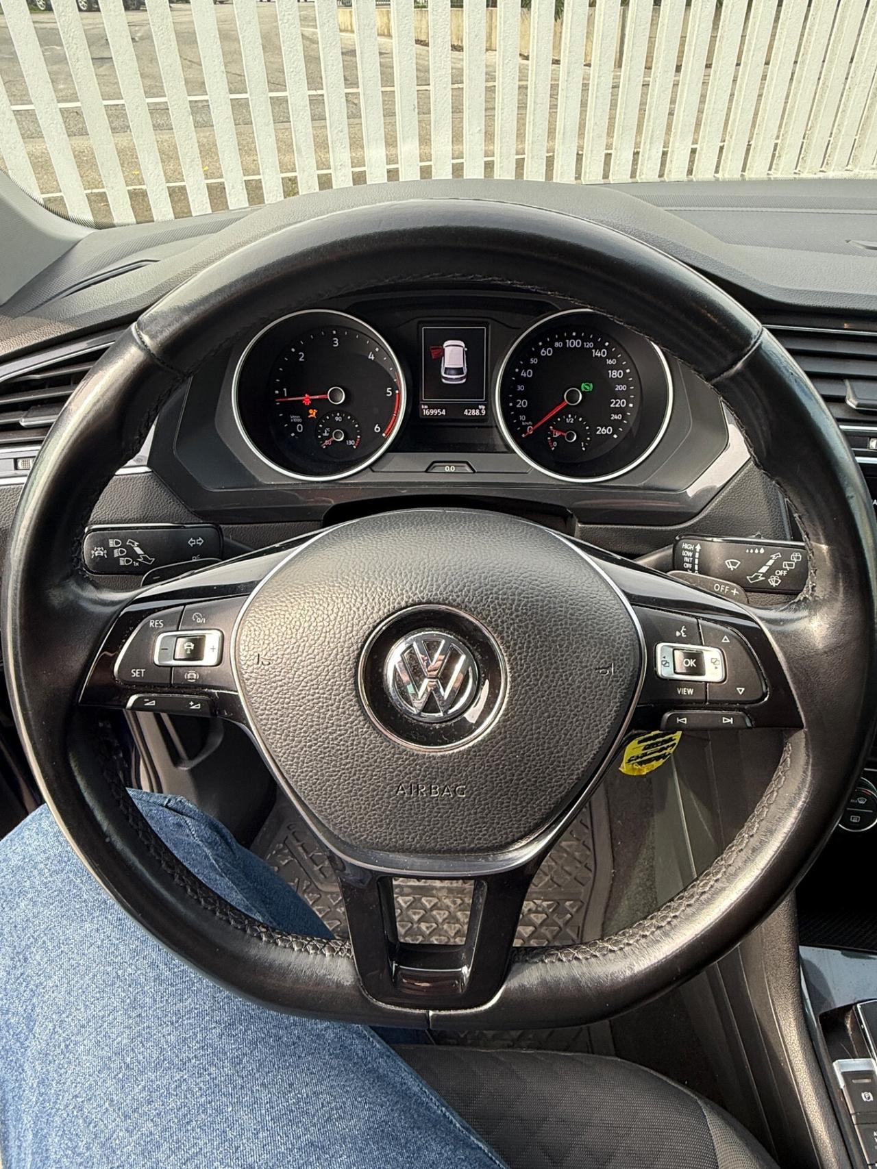 Volkswagen Tiguan 2.0 BiTDI SCR DSG 4MOTION Executive R-Line BMT