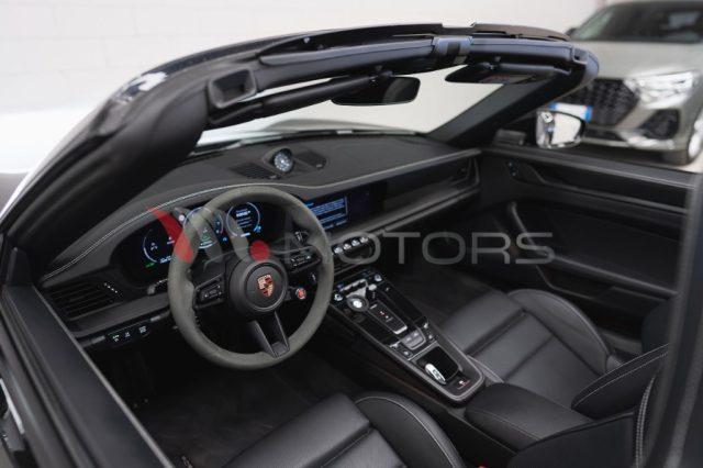 PORSCHE 911 Targa 4 GTS 2025 15.000 km Pari al Nuovo Ful