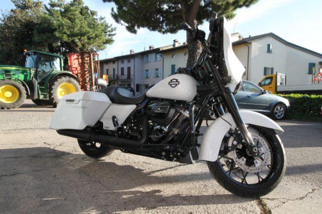 HARLEY-DAVIDSON FLHX Street Glide CRUISER