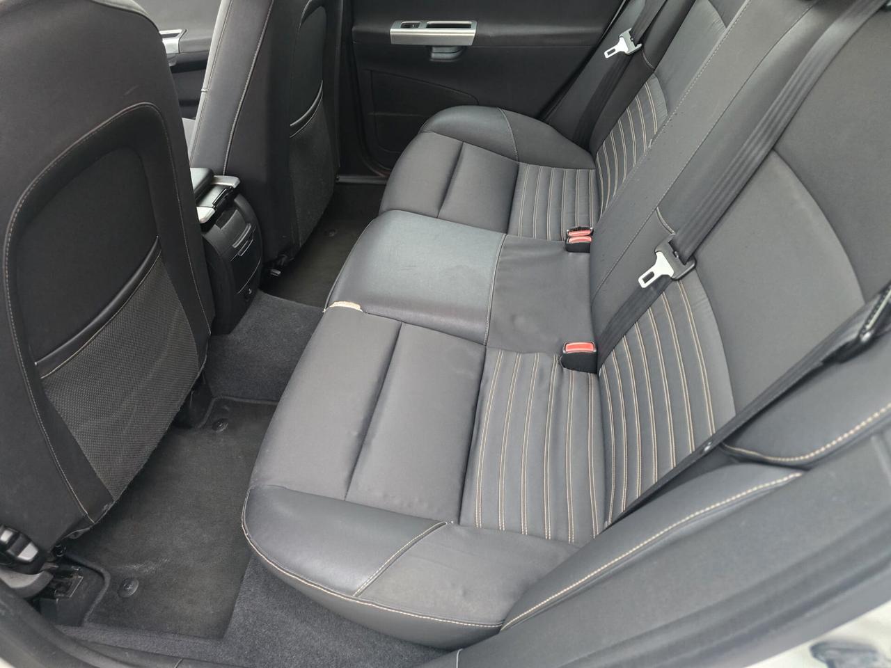 VOLVO V50 D2 R-DESIGN 1.6 DIESEL 114CV NEOPATENTATI EURO5