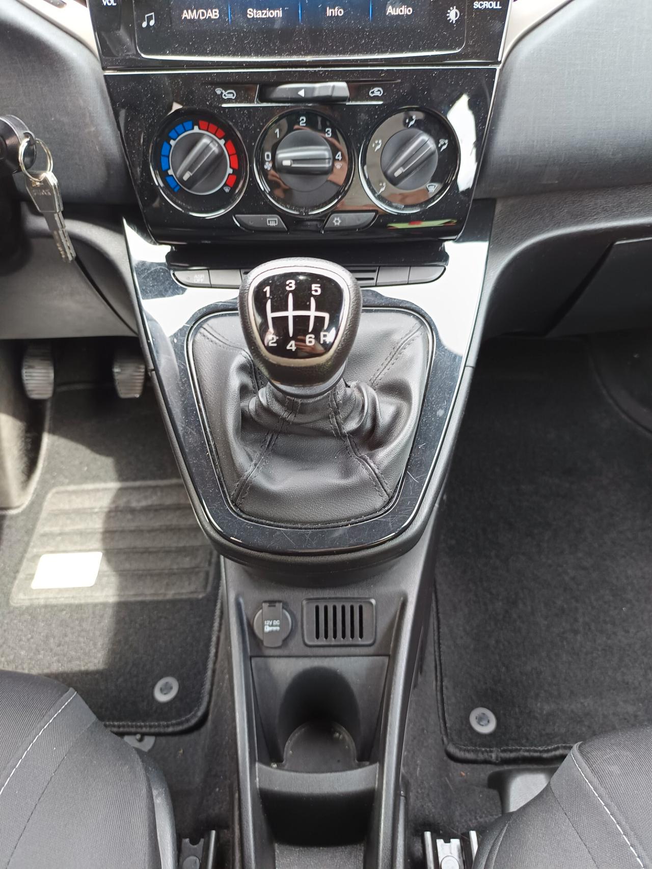 Lancia Ypsilon 1.0 FireFly 5 porte S&S Hybrid Silver