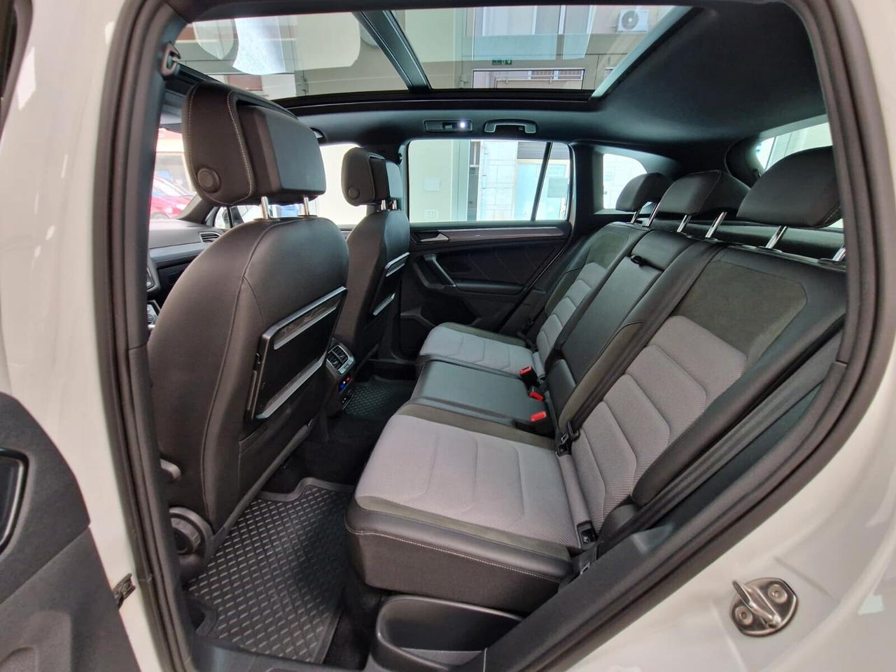 Volkswagen Tiguan 2.0 TDI 150 CV SCR 4MOTION R LINE TETTO APRIBILE