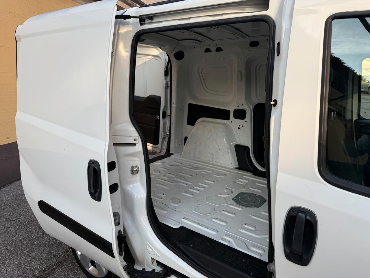 Fiat Doblò 1.6 MJT 105CV PC-TN Cargo UNIPROPRIETARIO "SOLO 138000KM"