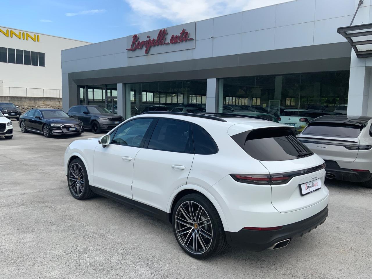 Porsche Cayenne 3.0 V6 TETTO.SOSP.MATRIX.CERCHI22.SED VENT..FULL