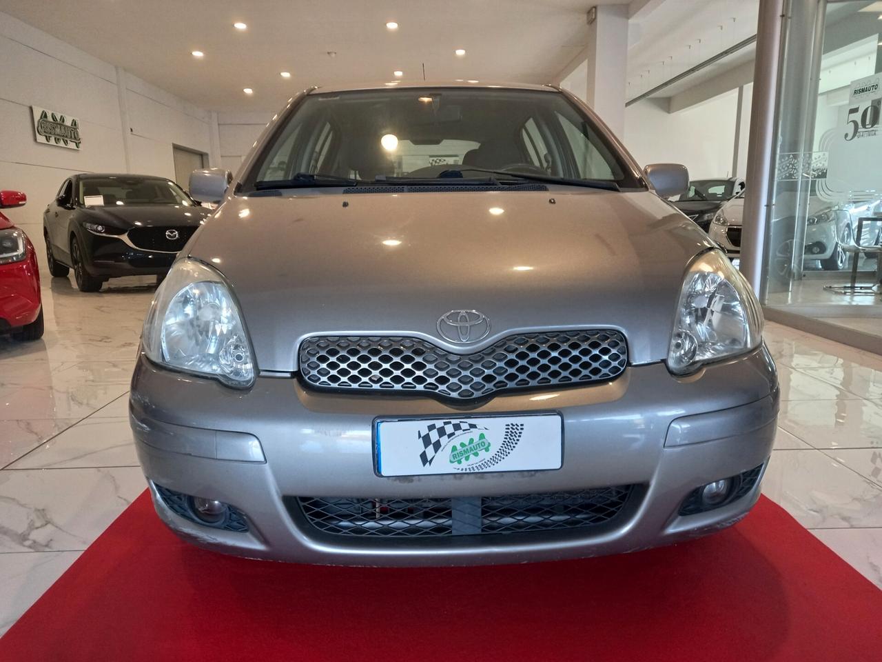 Toyota Yaris 1.0 5 porte NEOPATENTATI