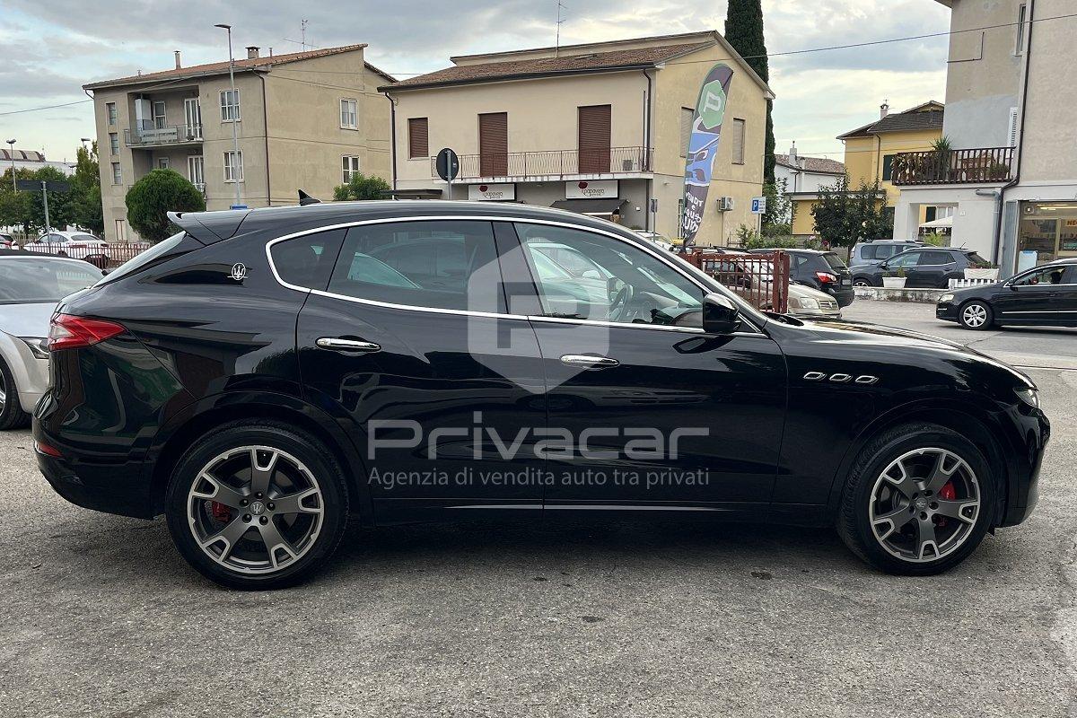 MASERATI Levante V6 Diesel 275 CV AWD