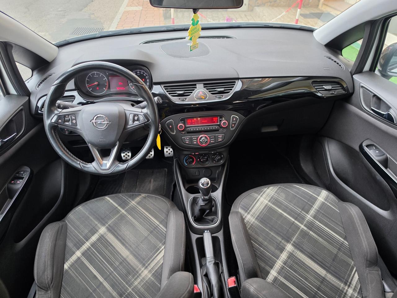 Opel Corsa 1.2 5 porte b-Color