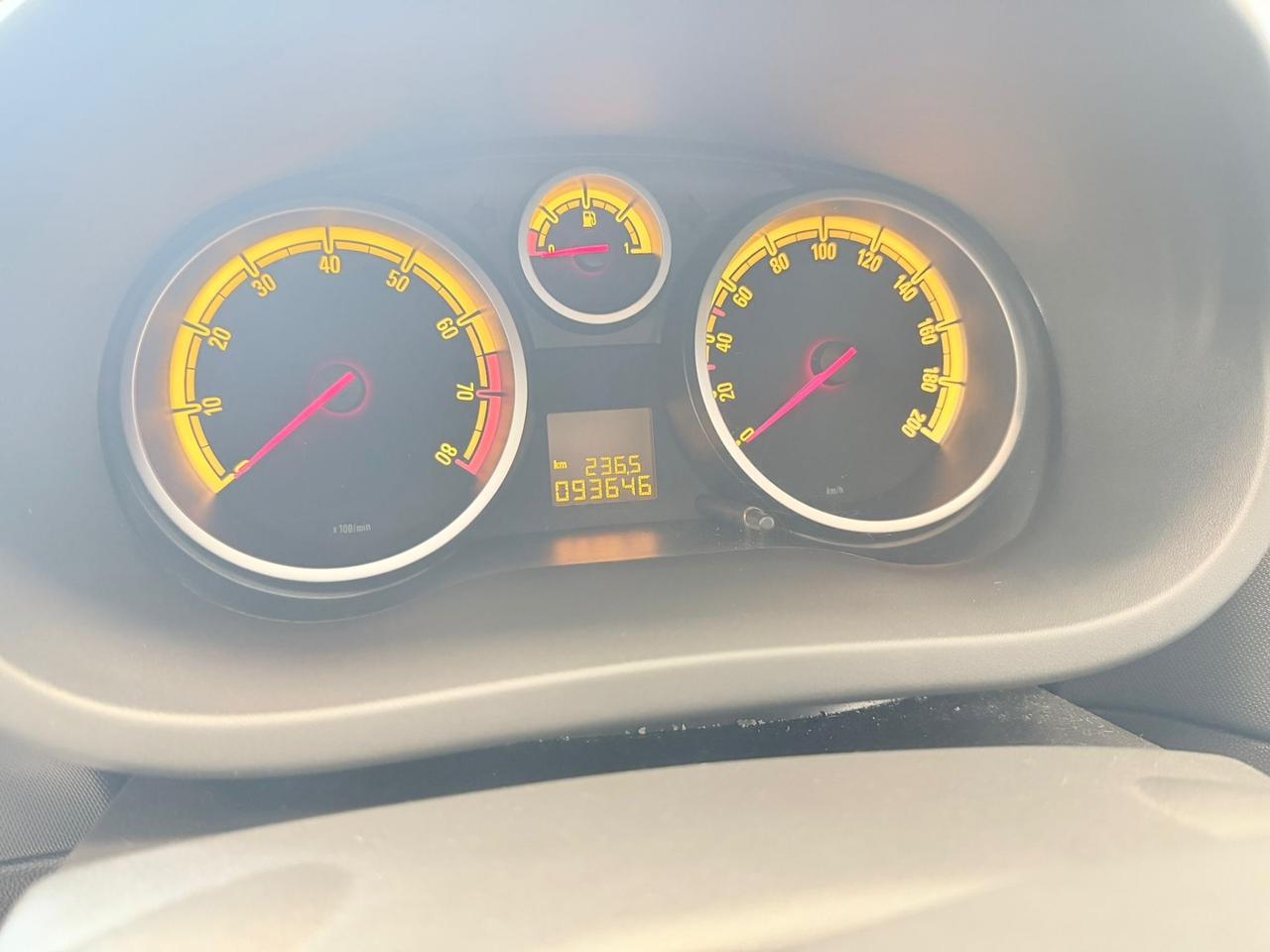 Opel Corsa 1.4 16V 5 porte Edition