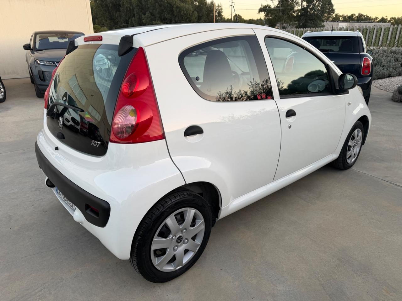 Peugeot 107 1.0 68CV 5p. Active 2012