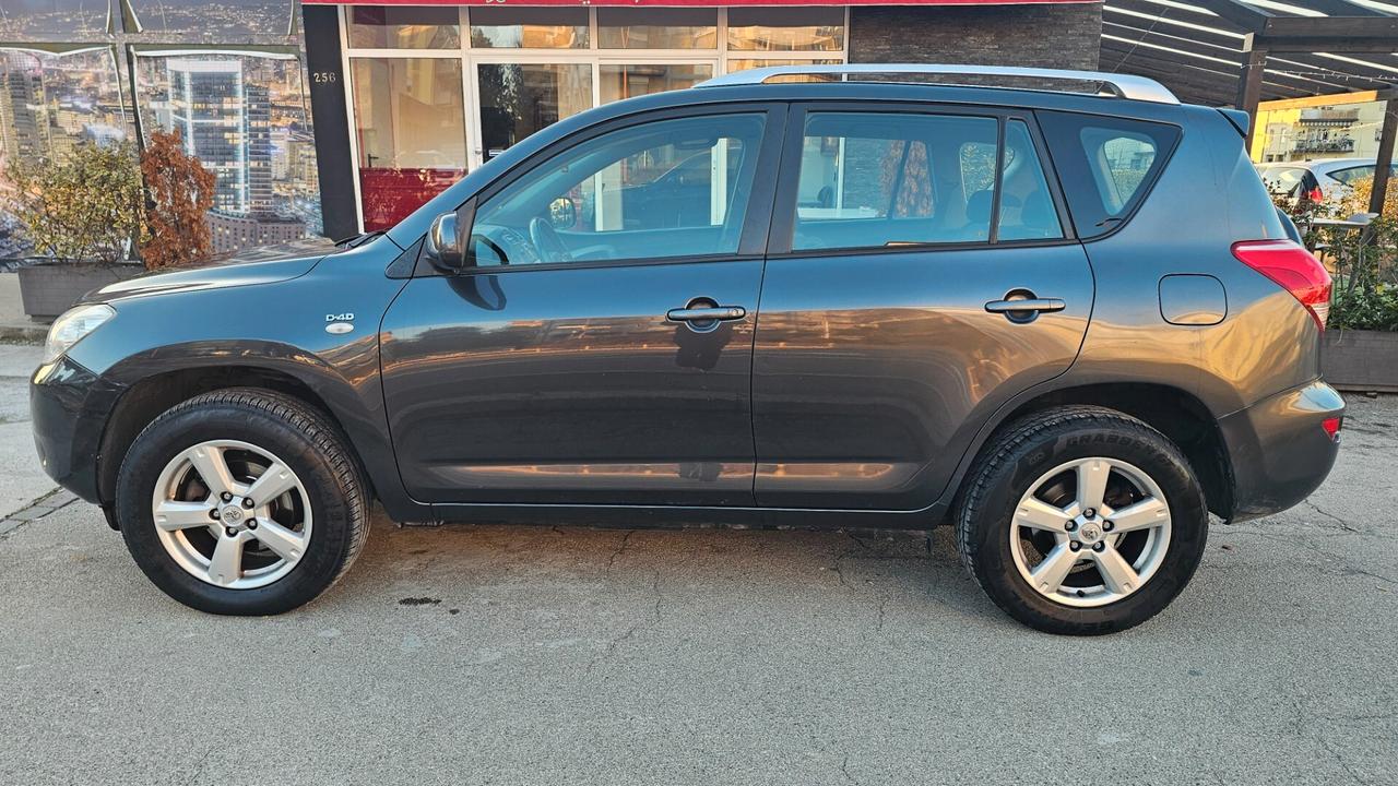 Toyota RAV 4 RAV4 2.2 D-4D 136 CV Luxury
