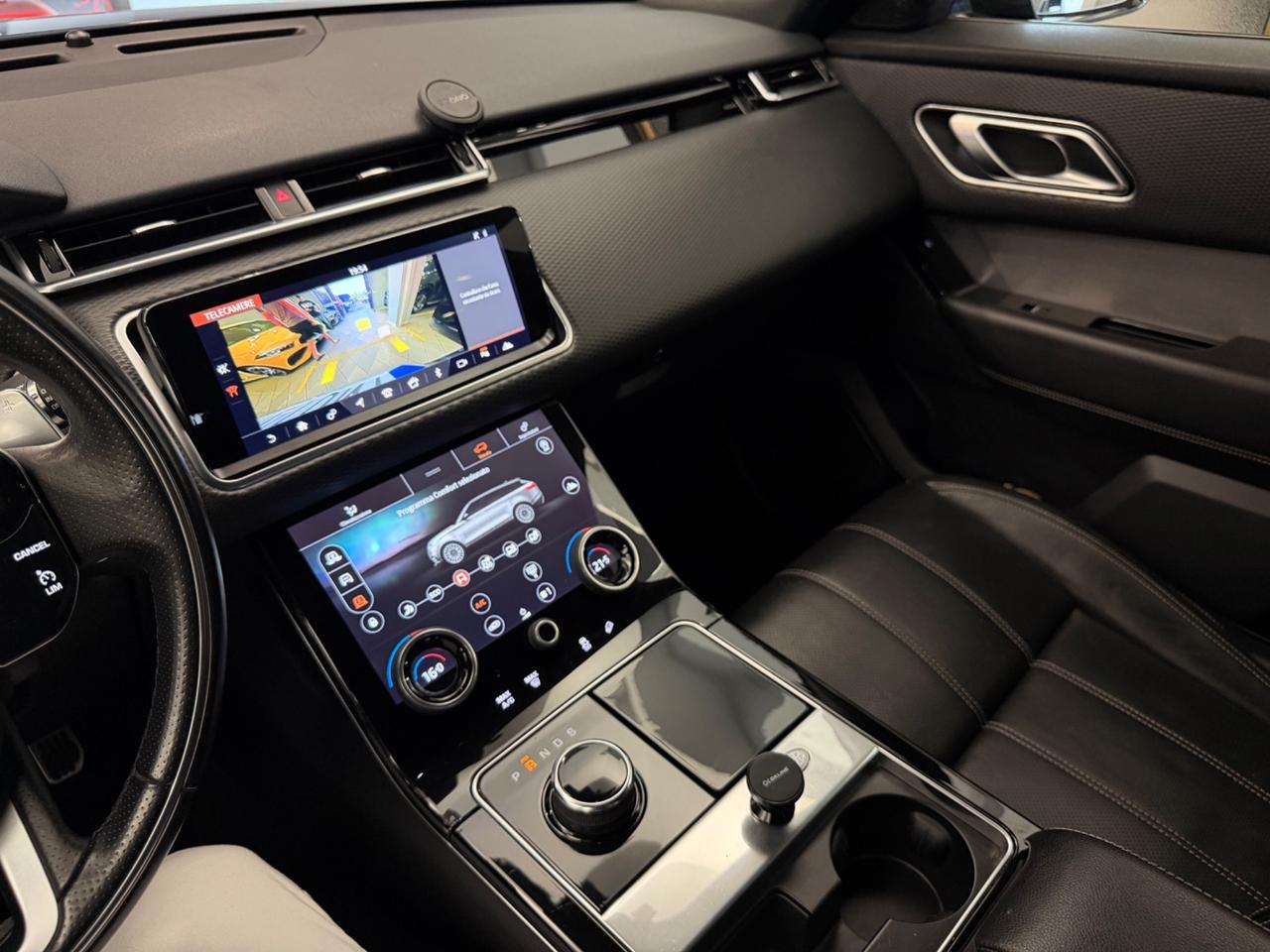 LAND ROVER RANGE ROVER VELAR (2017) RANGE ROVER VELAR 2.0D I4 240 CV R-DYNAMIC HSE (177 KW) Valore di listino: € 86200