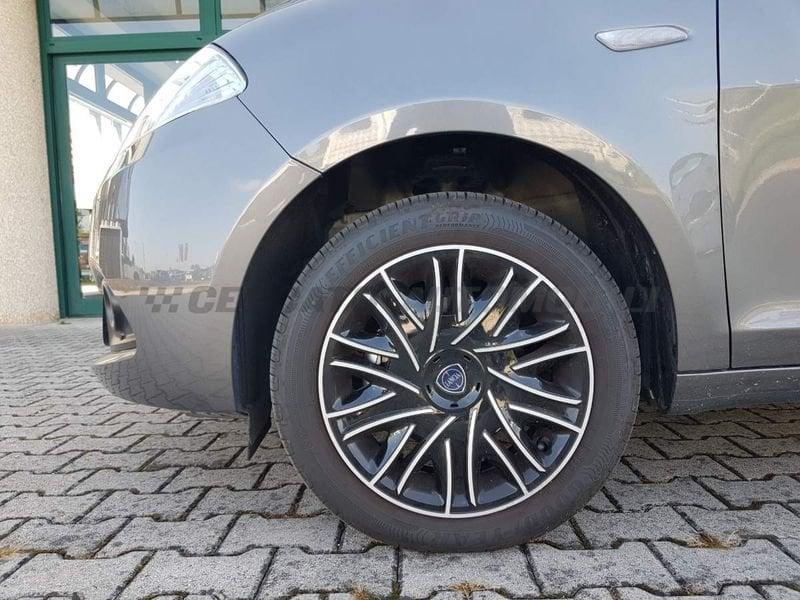 Lancia Ypsilon Ypsilon 1.0 firefly hybrid Oro s&s 70cv