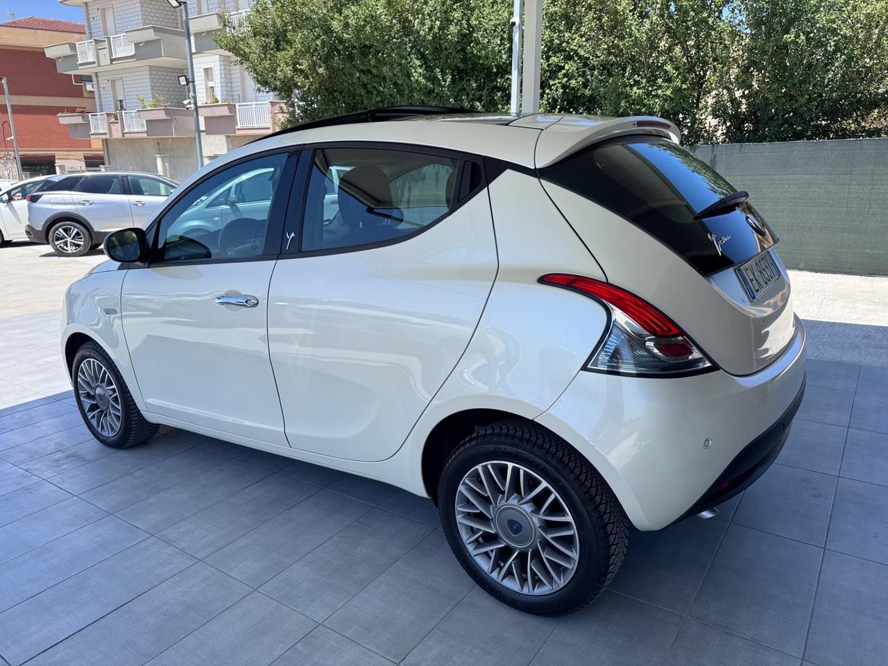 Lancia Ypsilon 1.3 MJT 16V TETTO Platinum