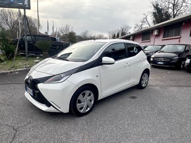 Toyota Aygo 1.0 VVT-i 69 CV 5 porte x-play TSS MMT MEDIA TOUCH SCREEN GARANZIA PERMUTE E RATE