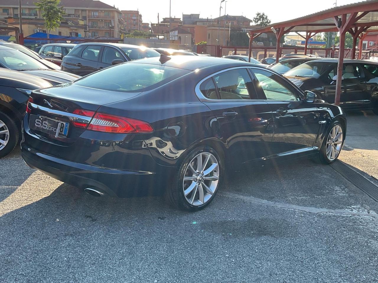 XF 3.0 D V6 Premium Luxury-unipro-rate-garanzia-